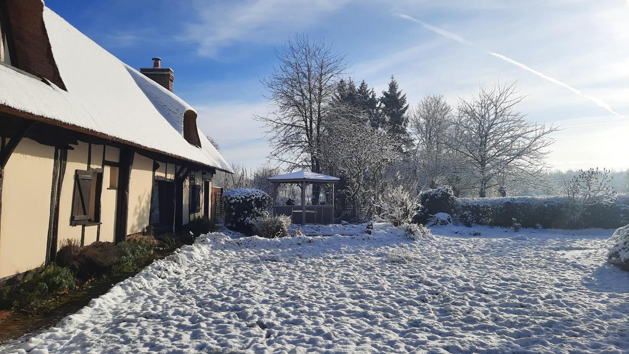 Villa Les 2 Chaumieres Avec Piscine Epinay Exterior foto