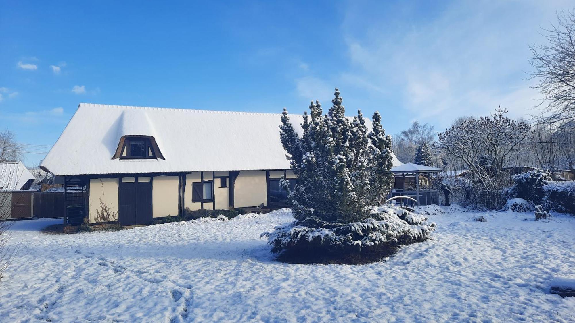 Villa Les 2 Chaumieres Avec Piscine Epinay Exterior foto