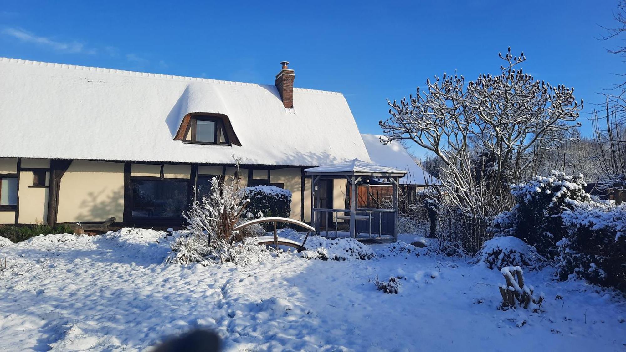 Villa Les 2 Chaumieres Avec Piscine Epinay Exterior foto