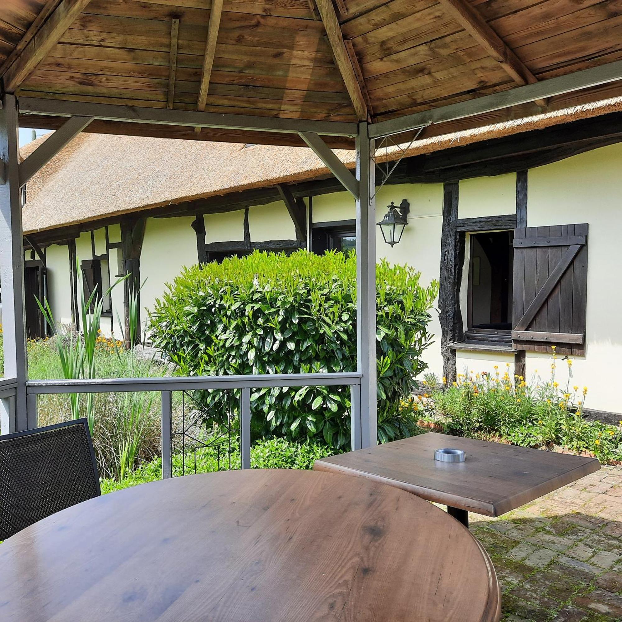 Villa Les 2 Chaumieres Avec Piscine Epinay Exterior foto
