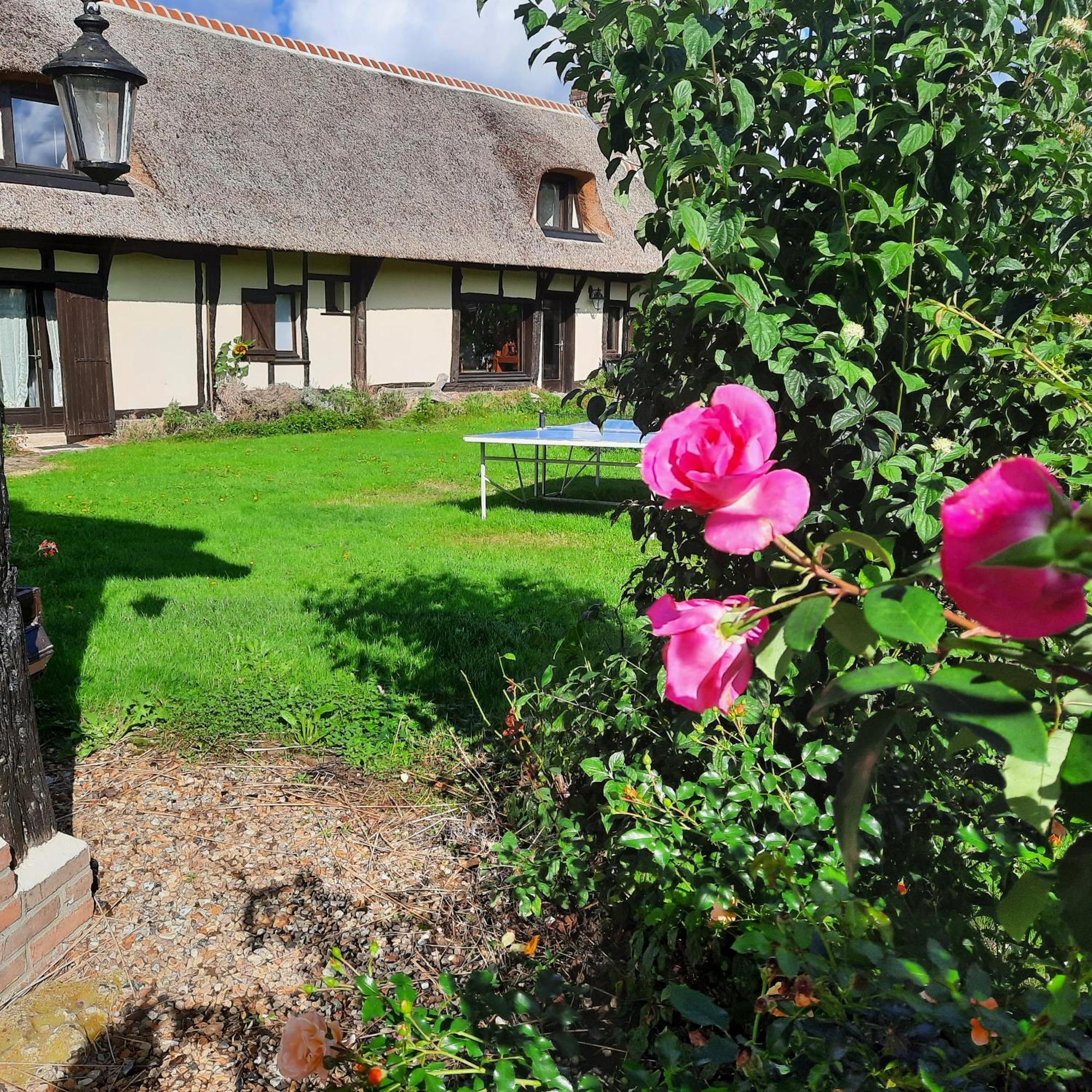 Villa Les 2 Chaumieres Avec Piscine Epinay Exterior foto