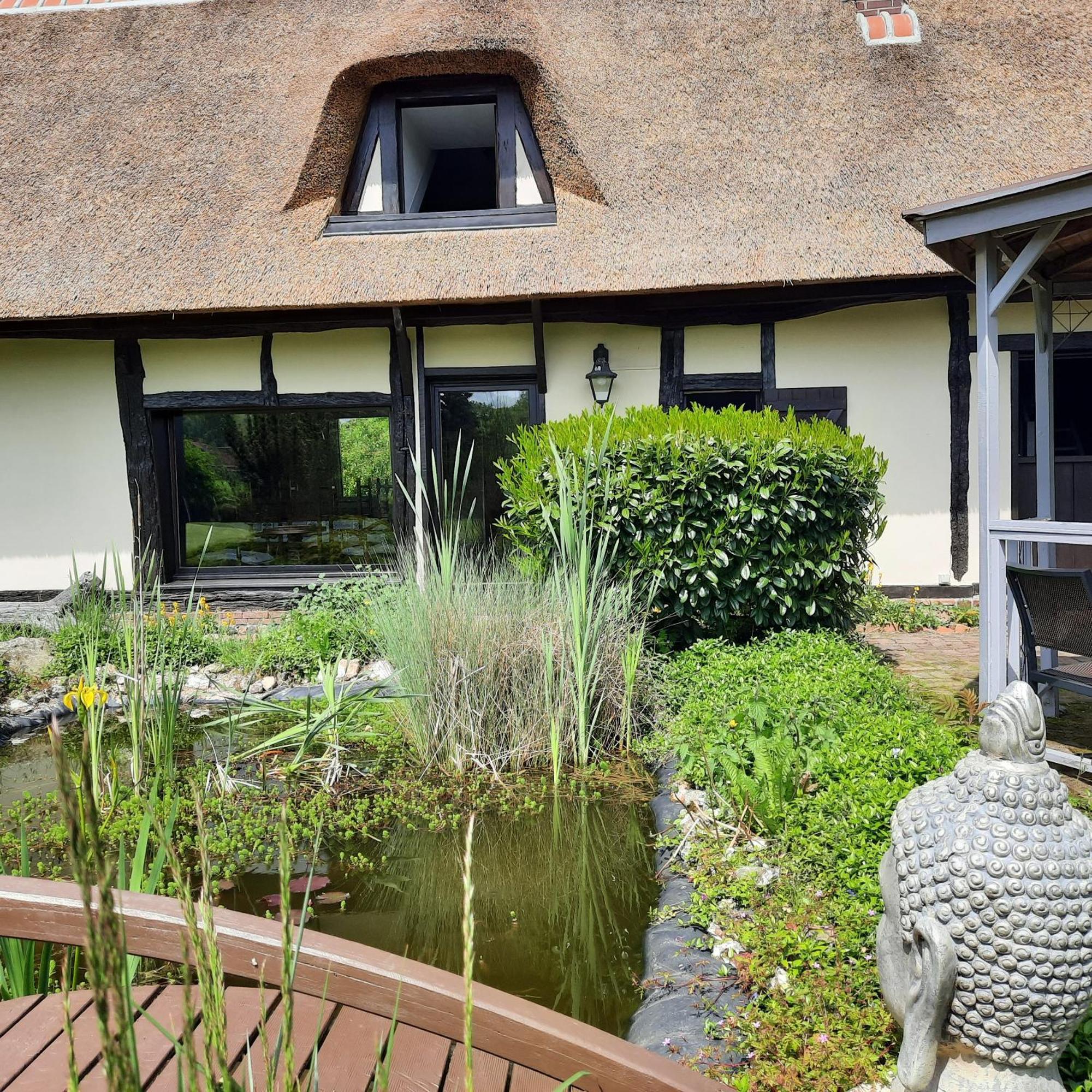 Villa Les 2 Chaumieres Avec Piscine Epinay Exterior foto